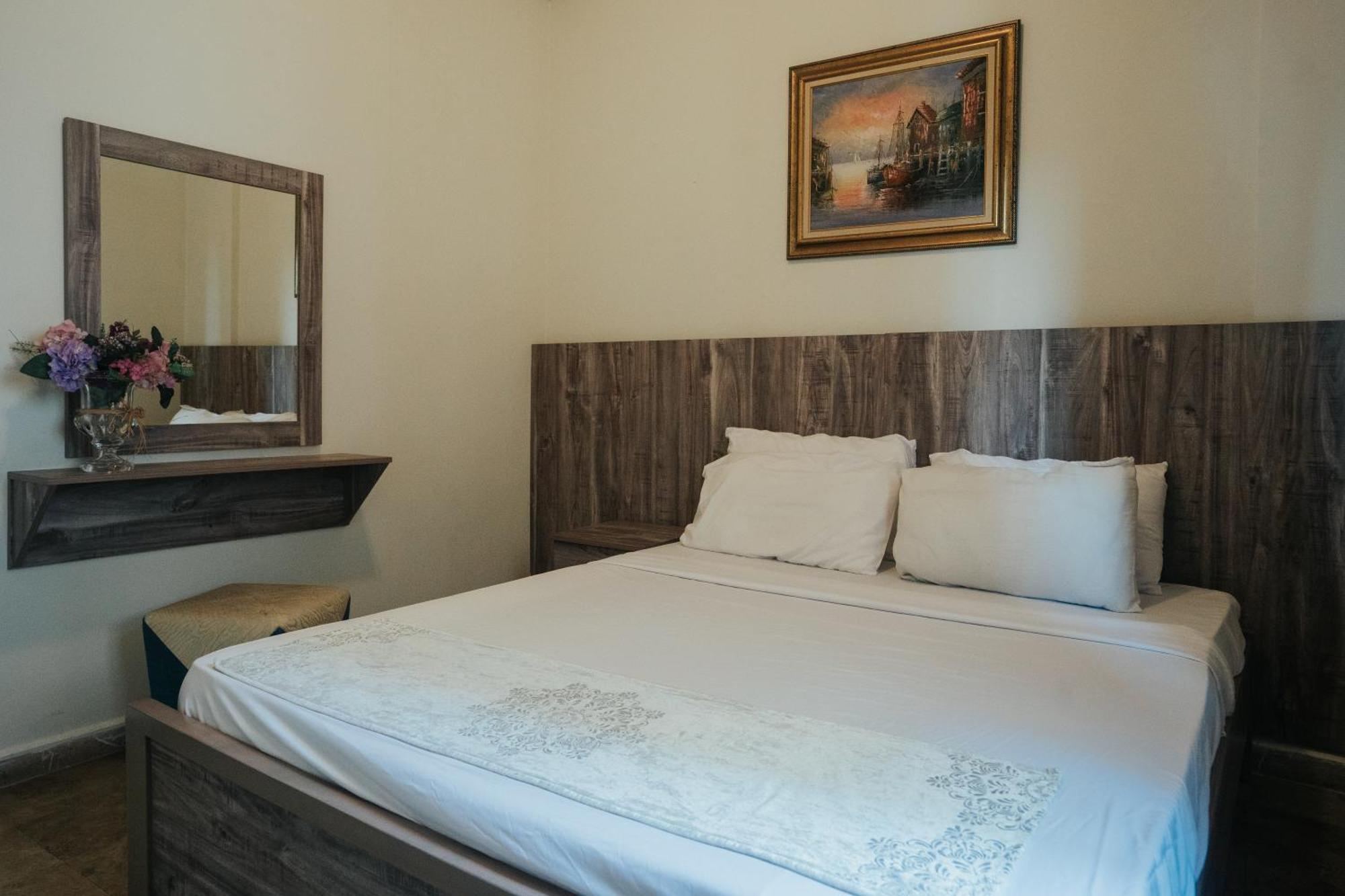 Holiday Suites Hotel & Beach Resort Джуния Екстериор снимка