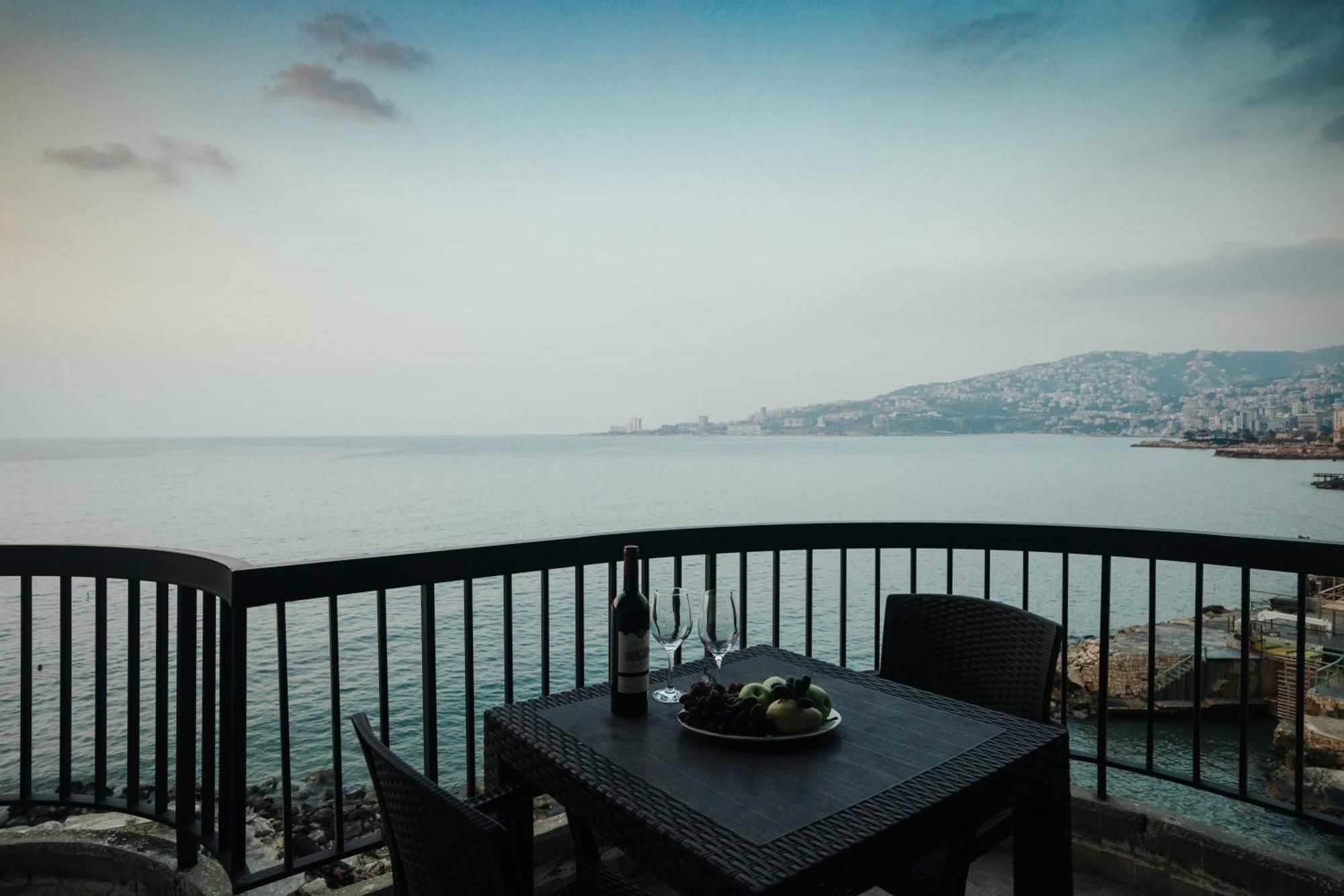 Holiday Suites Hotel & Beach Resort Джуния Екстериор снимка