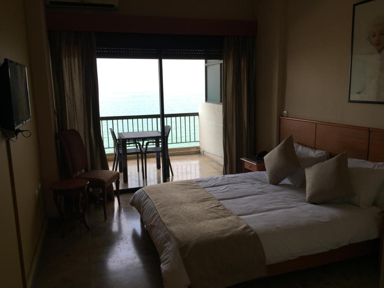Holiday Suites Hotel & Beach Resort Джуния Екстериор снимка