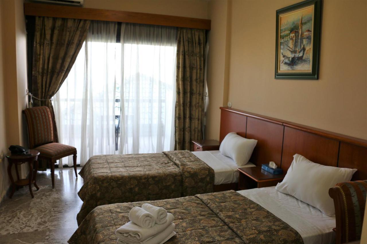 Holiday Suites Hotel & Beach Resort Джуния Екстериор снимка