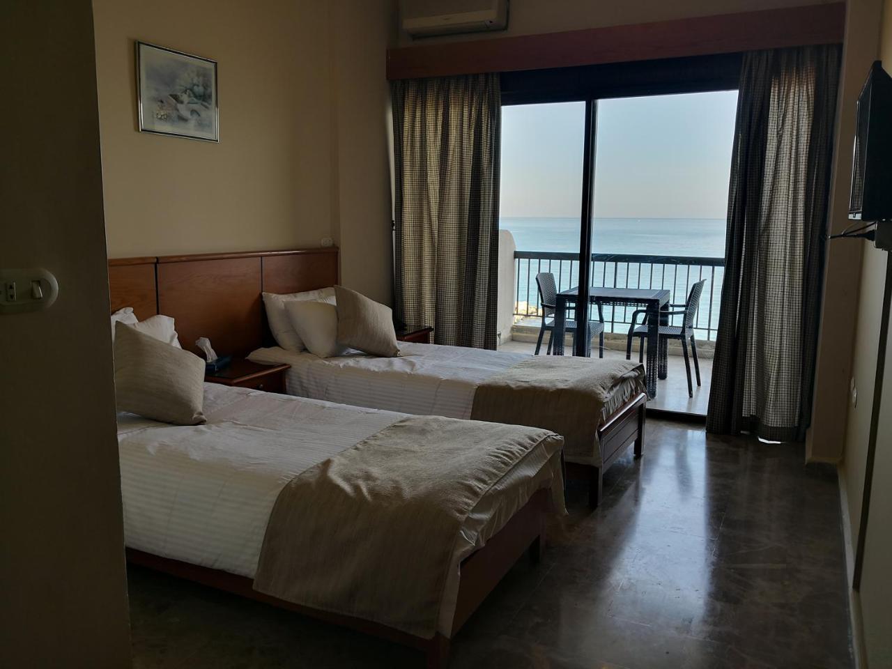 Holiday Suites Hotel & Beach Resort Джуния Екстериор снимка