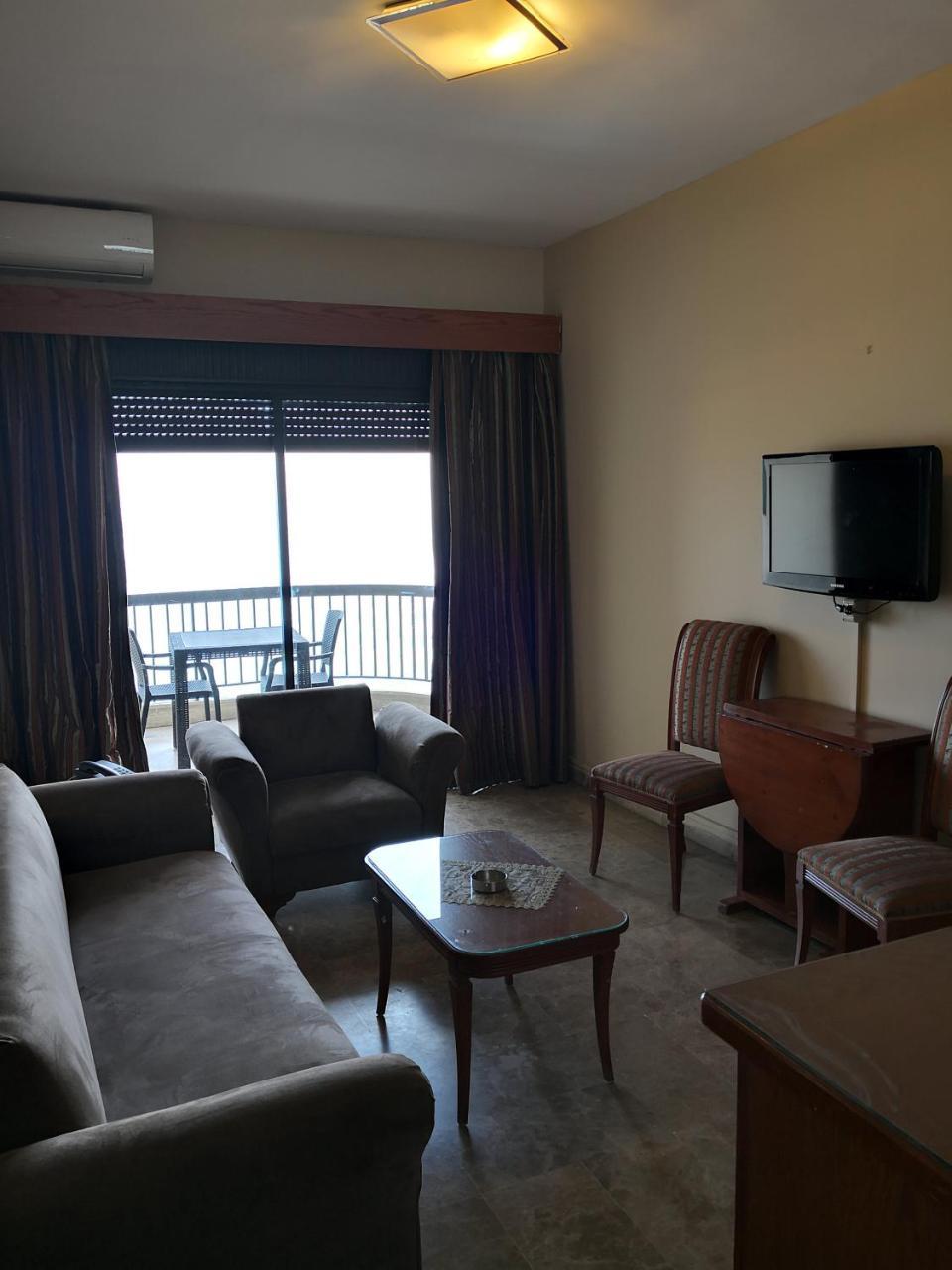 Holiday Suites Hotel & Beach Resort Джуния Екстериор снимка