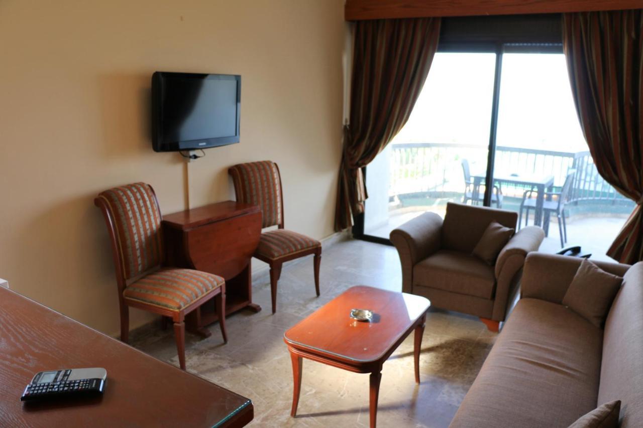 Holiday Suites Hotel & Beach Resort Джуния Екстериор снимка
